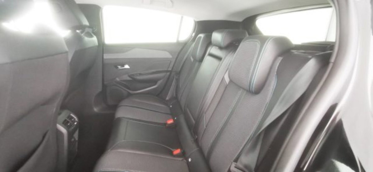 Peugeot 308 BlueHDi 130 S&S EAT8 Allure Pack (14)