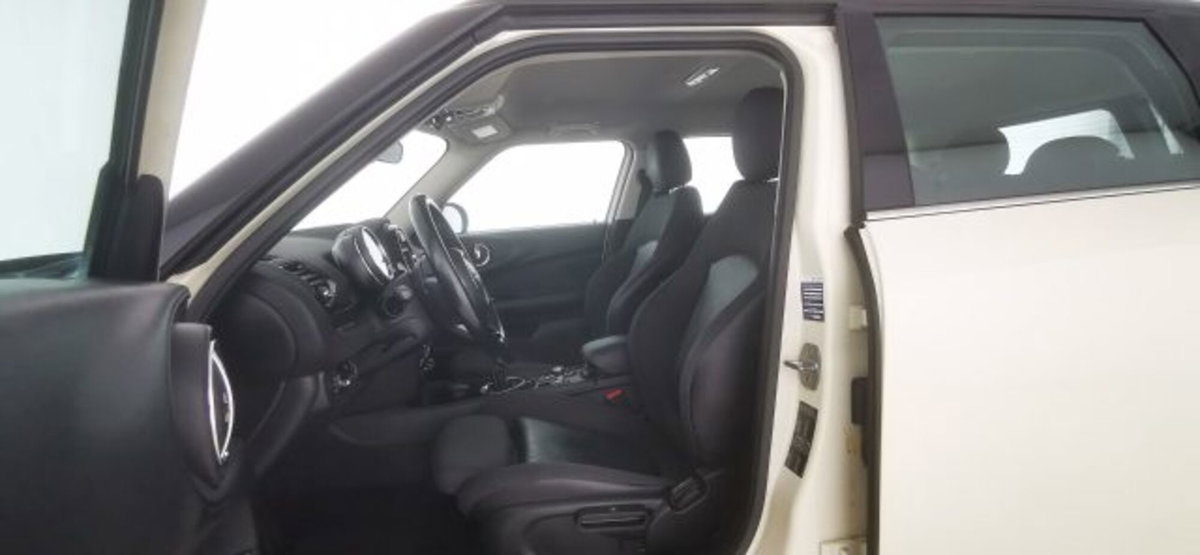MINI Mini Clubman 2.0 Cooper D Untold Clubman (15)