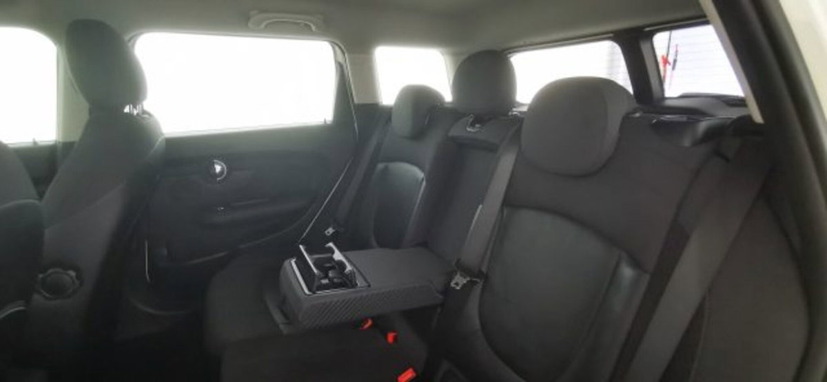 MINI Mini Clubman 2.0 Cooper D Untold Clubman (16)
