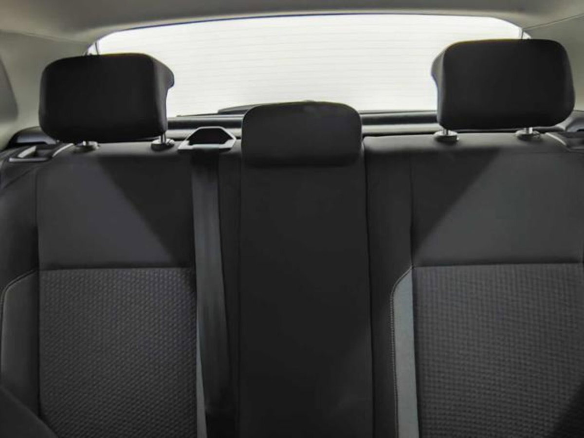 Volkswagen Polo 1.0 EVO (7)