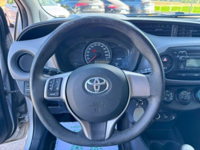 Toyota Yaris 1.0 5 porte Active (10)