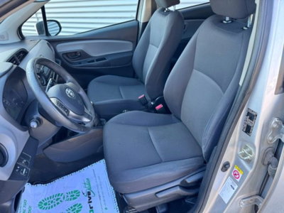 Toyota Yaris 1.0 5 porte Active (15)