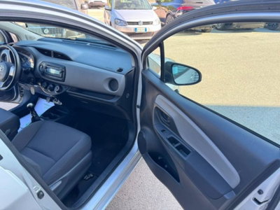 Toyota Yaris 1.0 5 porte Active (20)