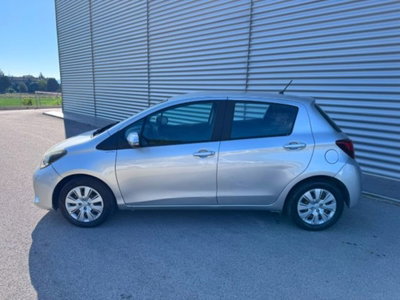 Toyota Yaris 1.0 5 porte Active (8)