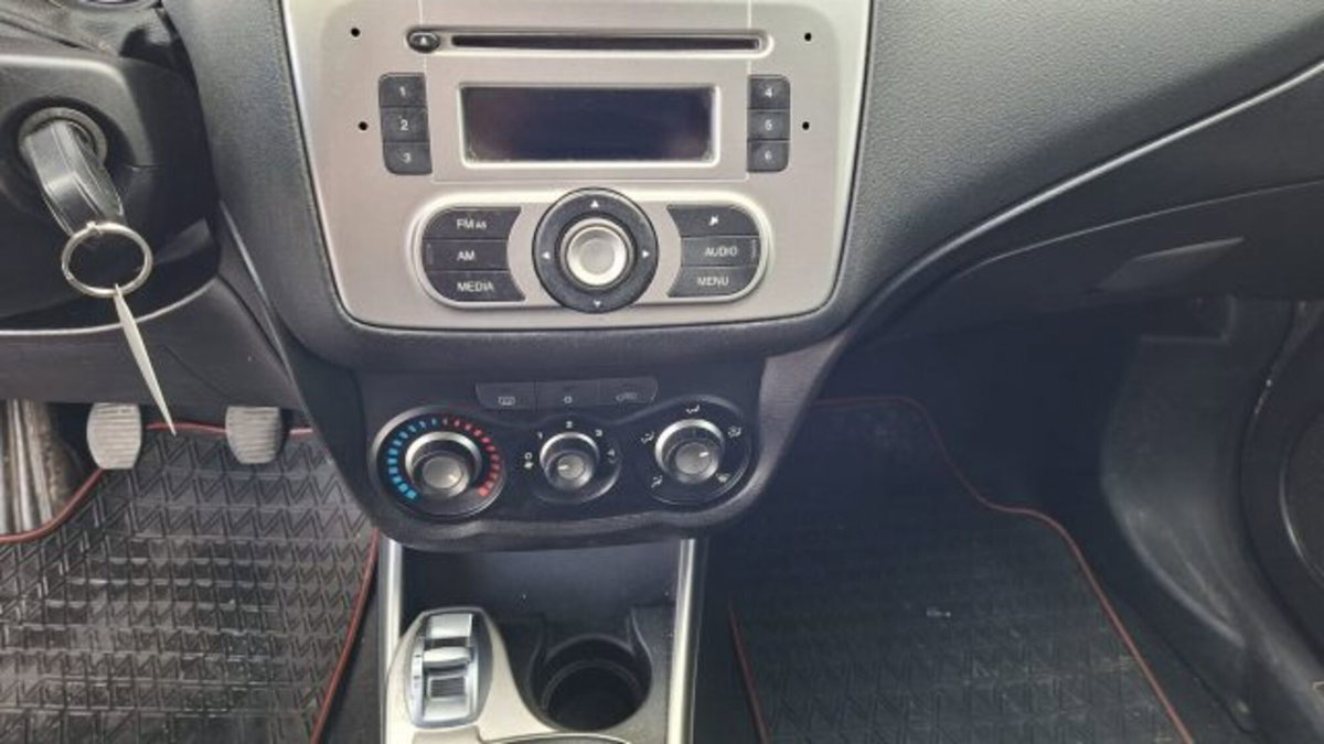 Alfa Romeo MiTo 1.3 JTDm-2 95 CV S&S Distinctive (9)