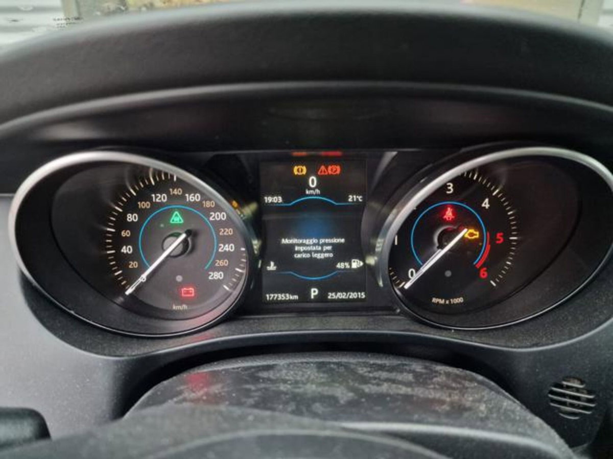 Jaguar F-Pace 2.0 D 180 CV AWD R-Sport (13)