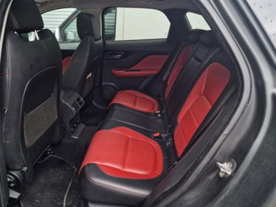 Jaguar F-Pace 2.0 D 180 CV AWD R-Sport (17)