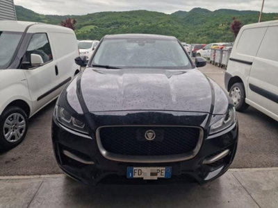 Jaguar F-Pace 2.0 D 180 CV AWD R-Sport (4)