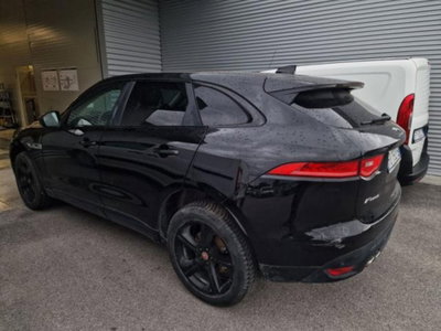 Jaguar F-Pace 2.0 D 180 CV AWD R-Sport (6)