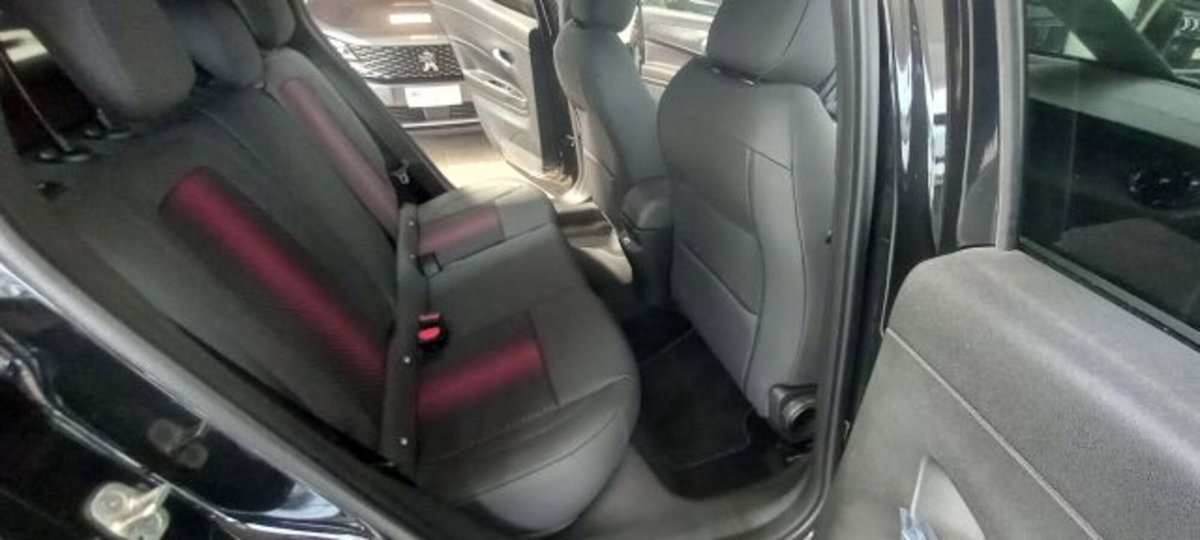 Alfa Romeo Junior 1.2 ibrida Sport Speciale 145cv edct6 (7)