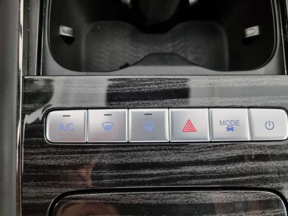 Omoda Omoda 5 EV 60,9 kWh Pure (16)