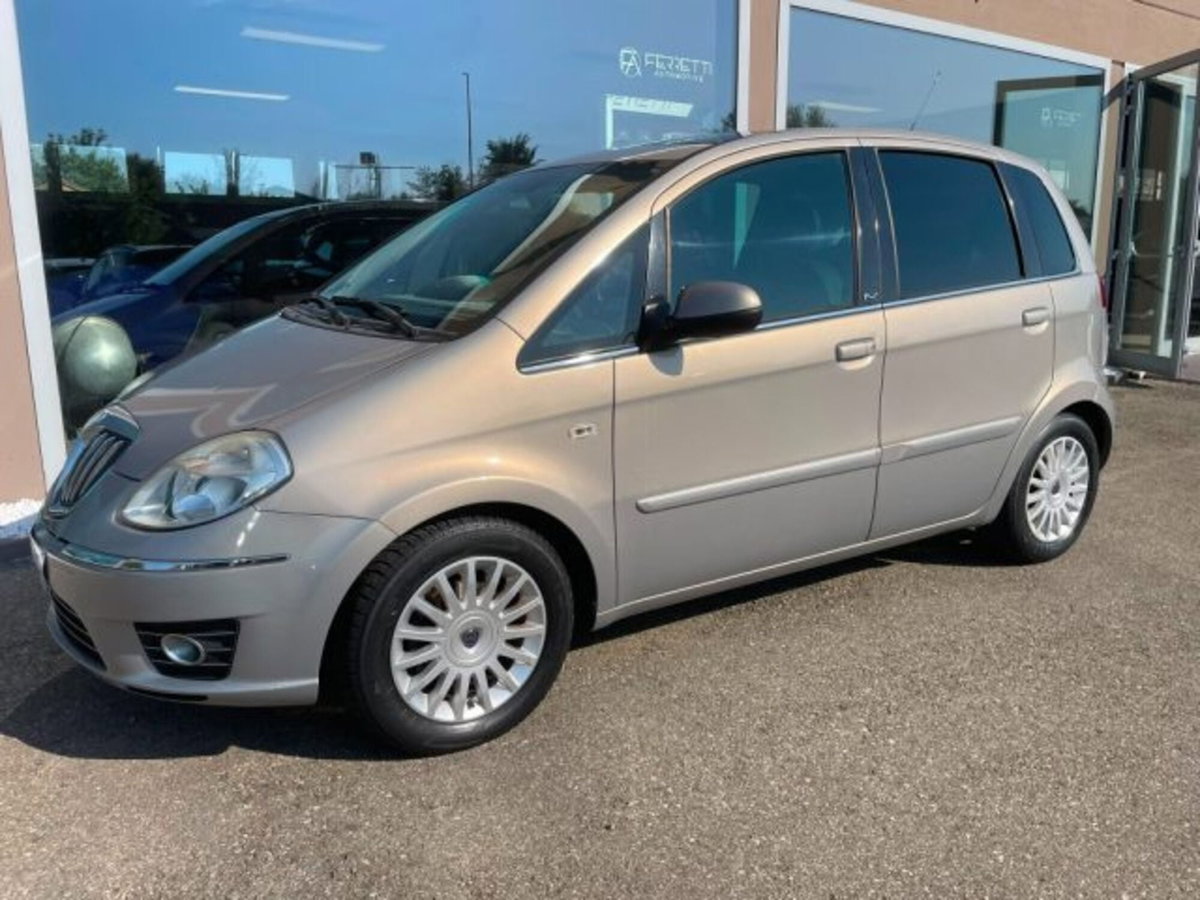 Lancia Musa 1.4 16V Poltrona Frau (2)