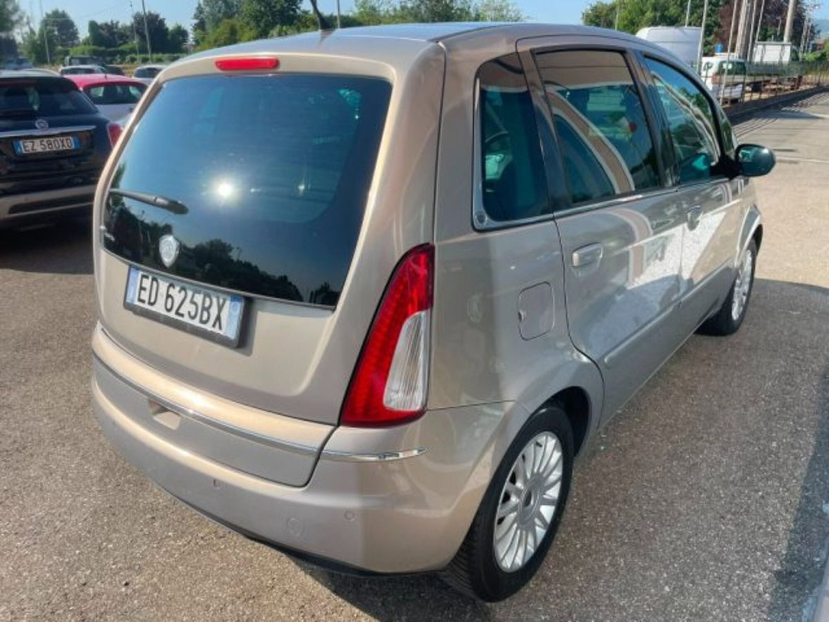 Lancia Musa 1.4 16V Poltrona Frau (6)