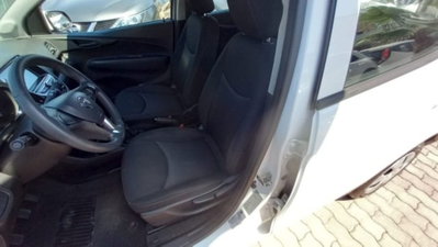 Opel Karl 1.0 75 CV (9)
