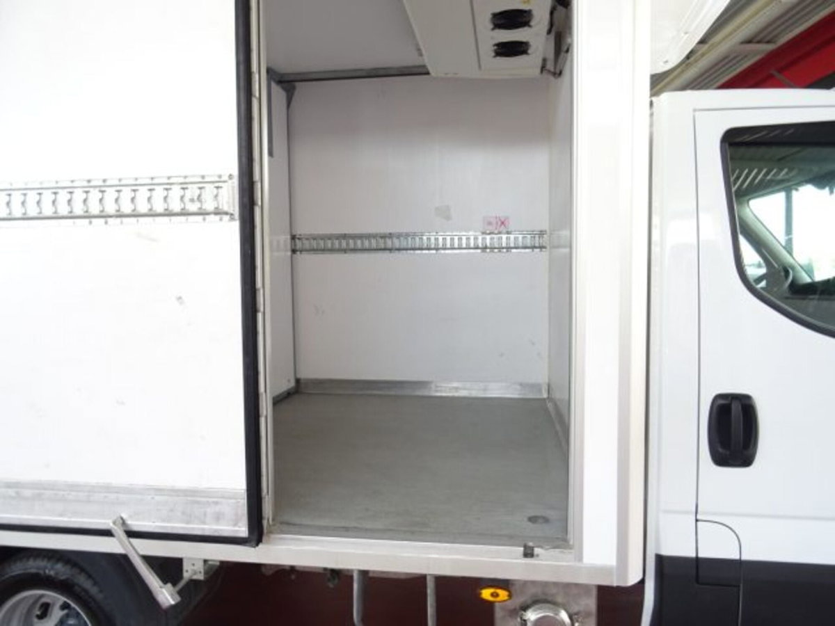 Iveco Daily Telaio 35C16H BTor 3.0 HPT PLM-RG Cabinato (16)