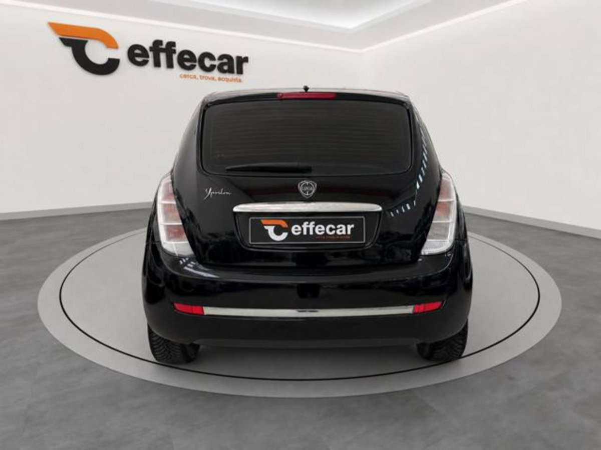 Lancia Ypsilon 1.2 69 CV Platino (5)