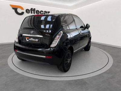 Lancia Ypsilon 1.2 69 CV Platino (6)