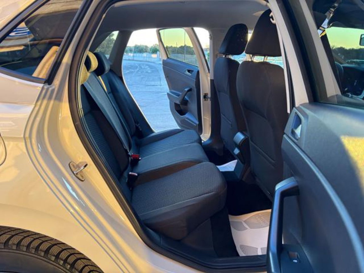 Volkswagen Polo 1.0 tsi Life 95cv (11)