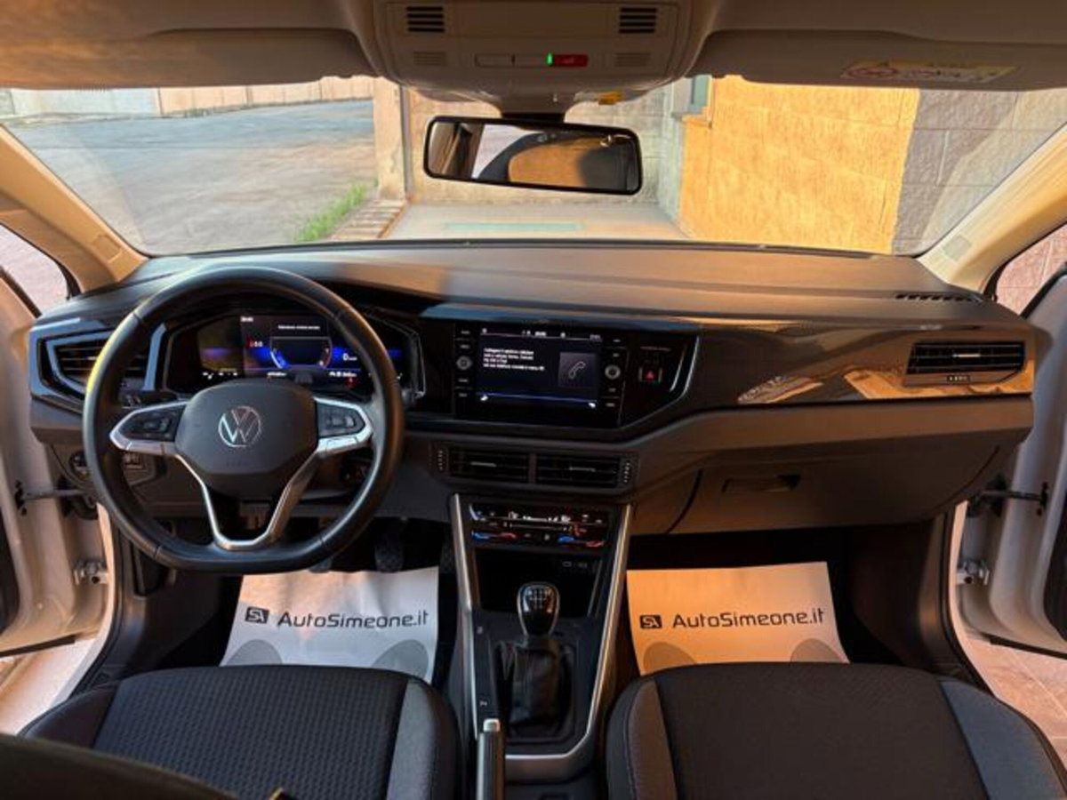 Volkswagen Polo 1.0 tsi Life 95cv (13)