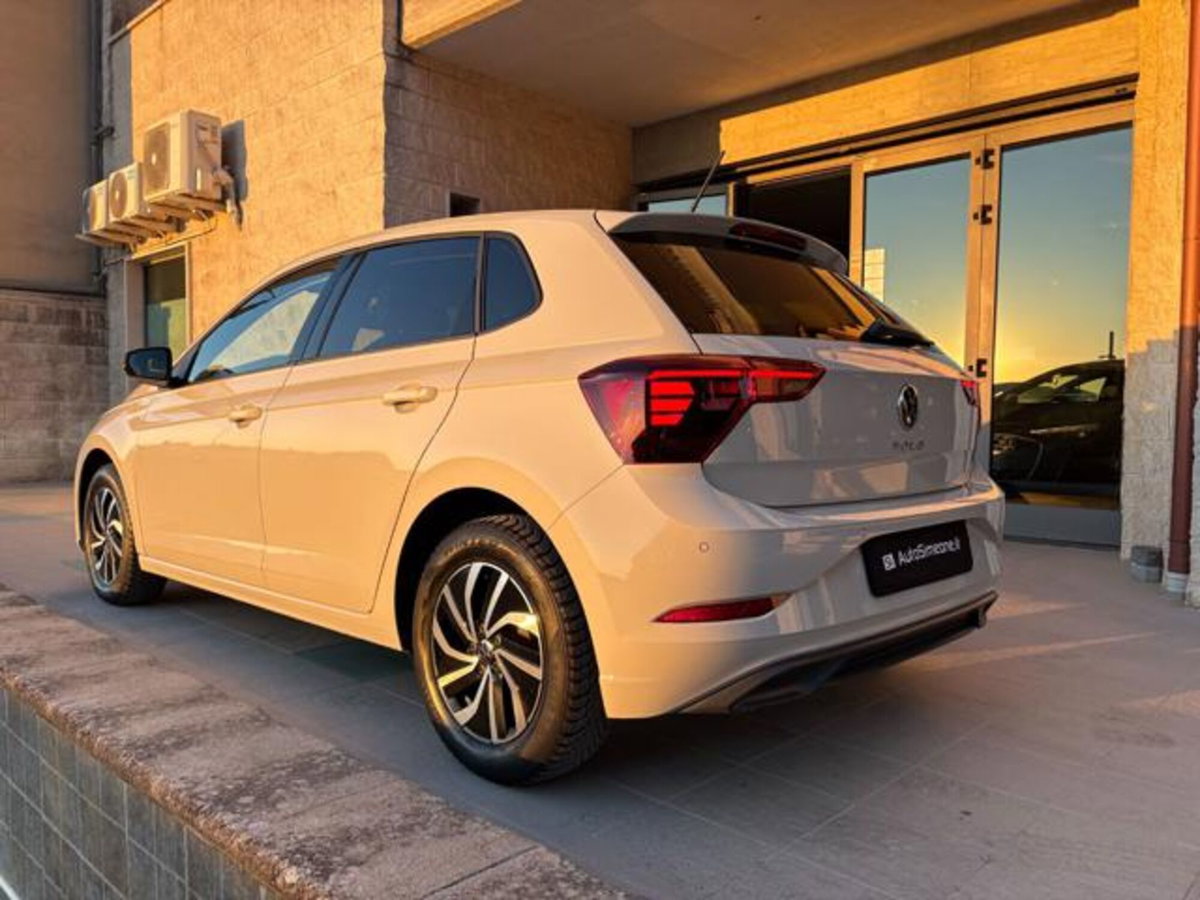 Volkswagen Polo 1.0 tsi Life 95cv (7)