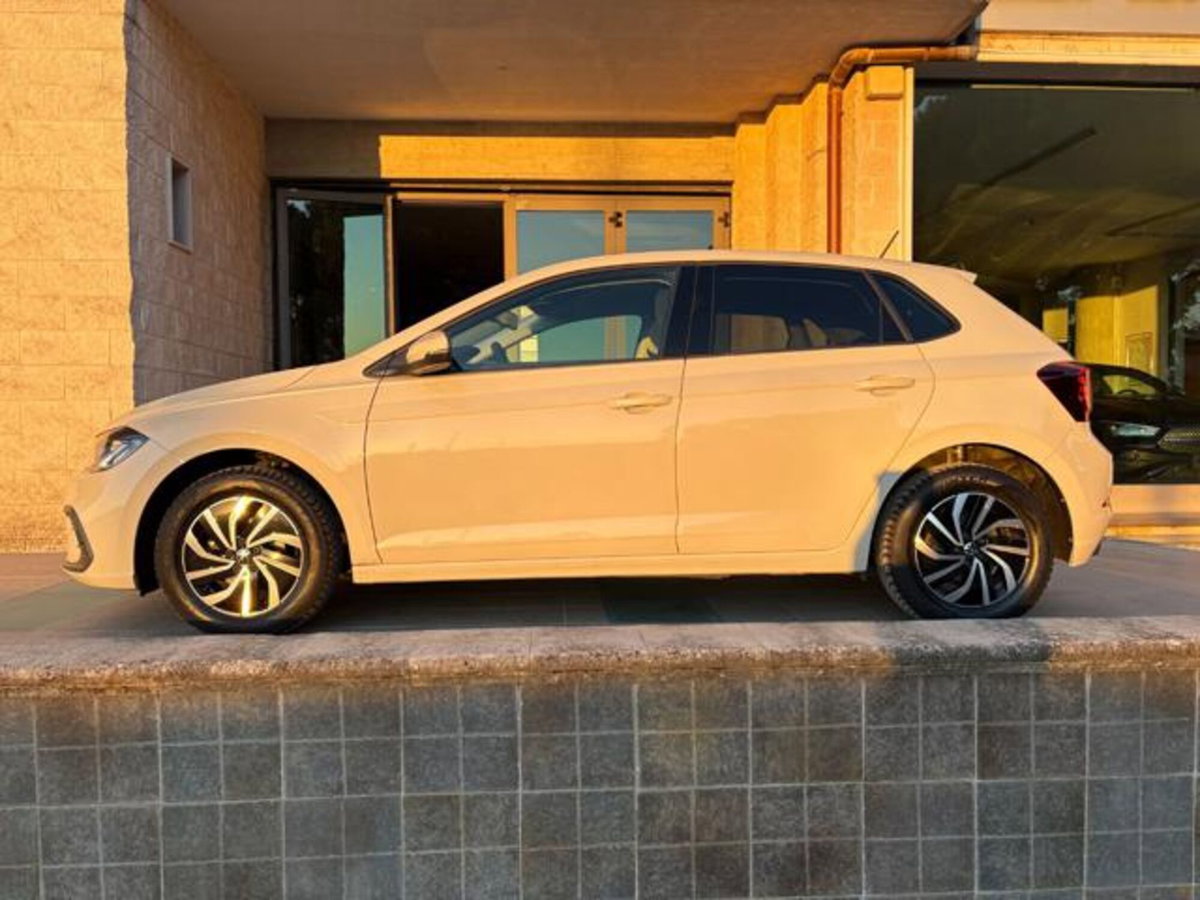 Volkswagen Polo 1.0 tsi Life 95cv (8)
