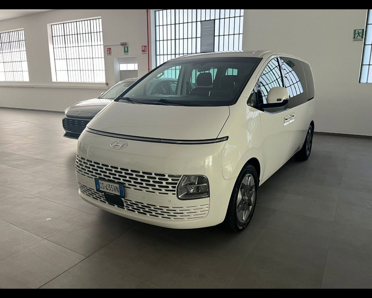 Hyundai Staria 2.2 2wd auto