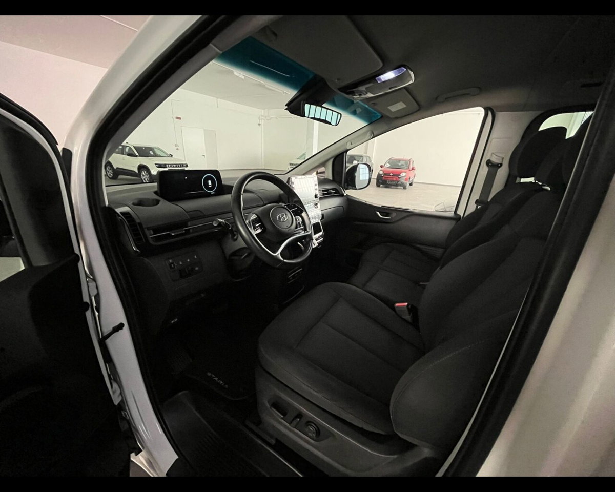 Hyundai Staria 2.2 2wd auto (12)