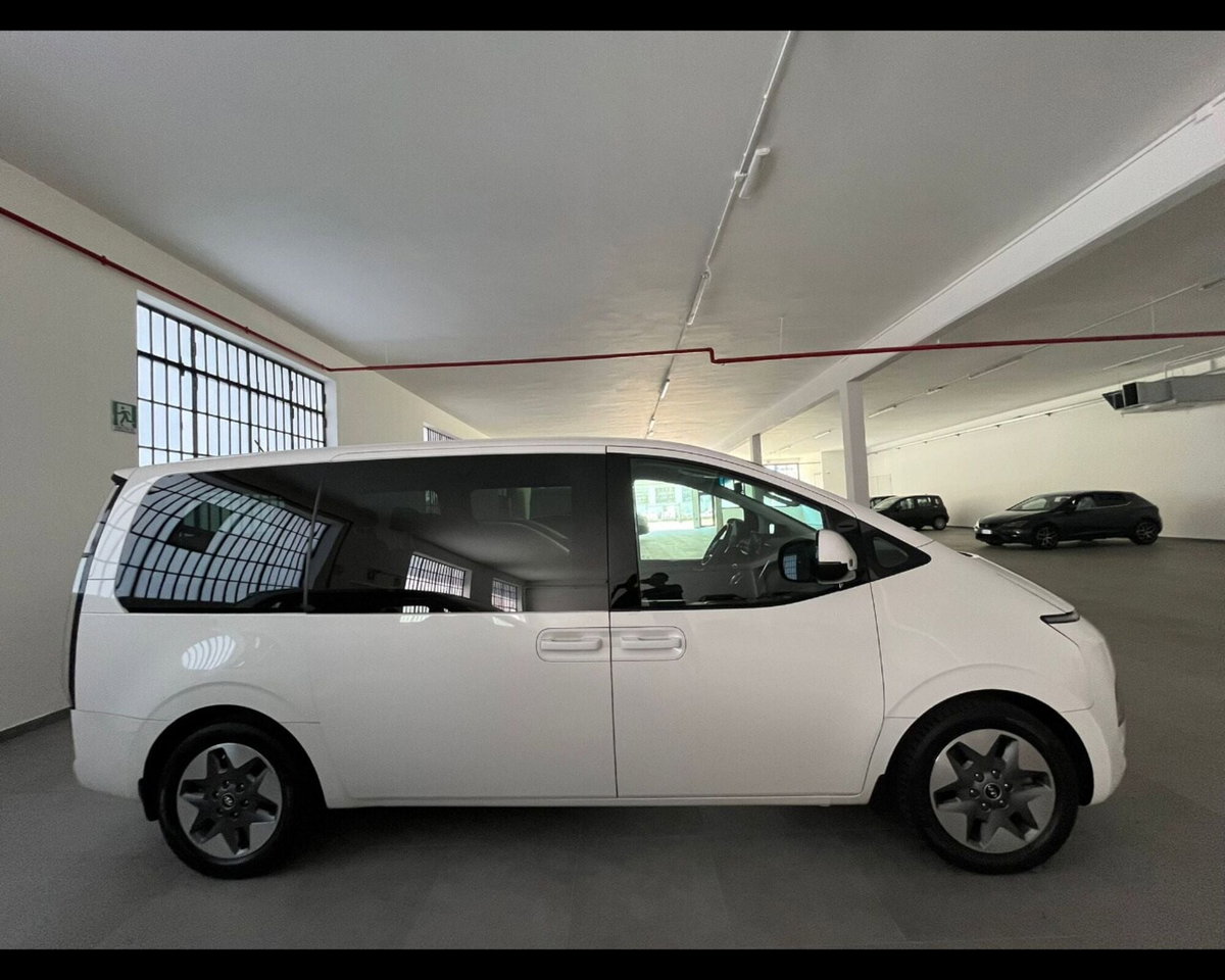 Hyundai Staria 2.2 2wd auto (5)