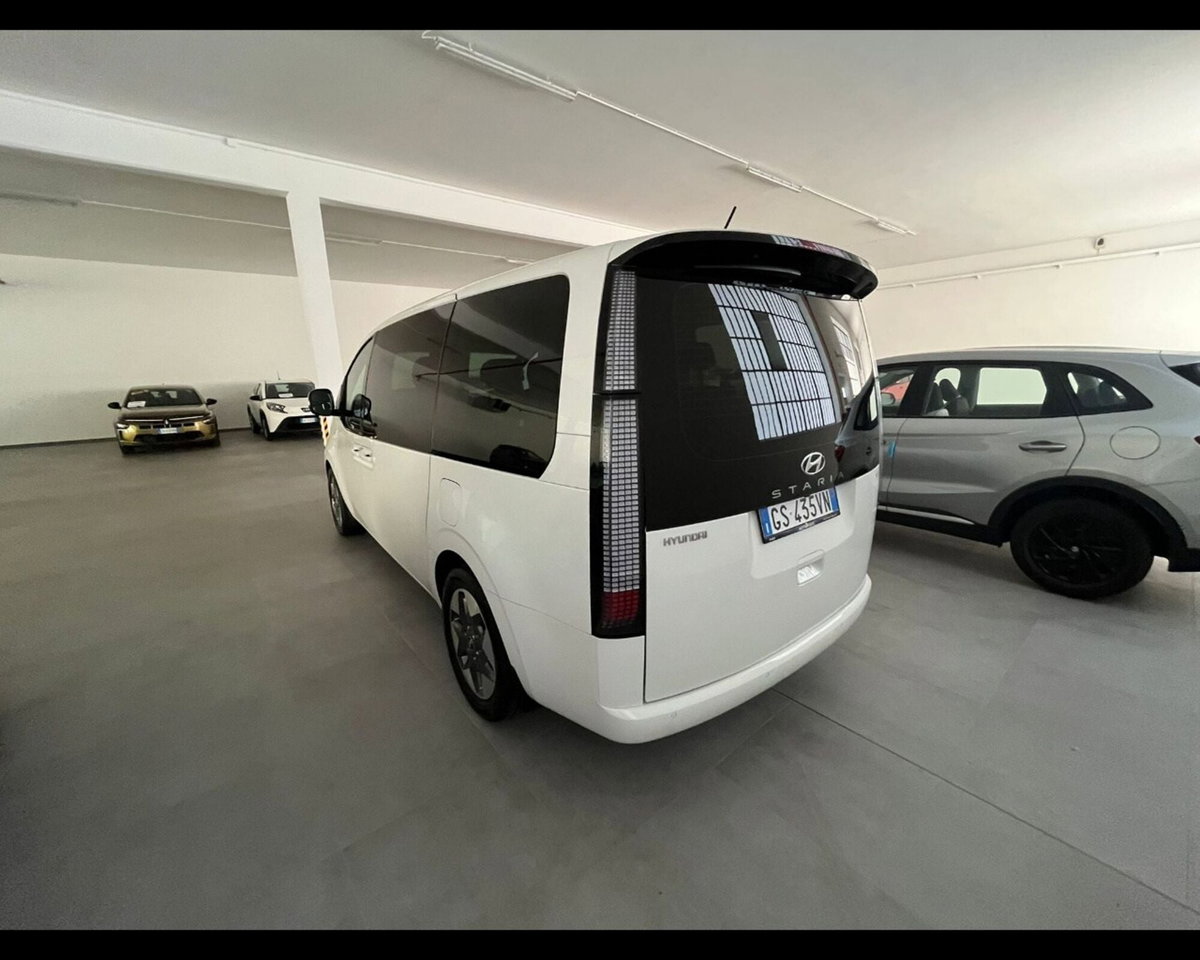 Hyundai Staria 2.2 2wd auto (6)