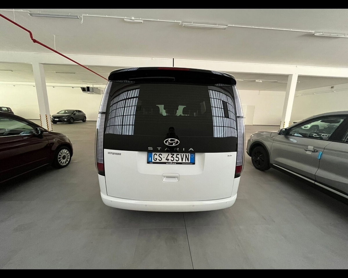 Hyundai Staria 2.2 2wd auto (7)