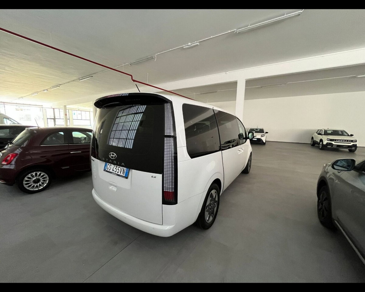 Hyundai Staria 2.2 2wd auto (8)