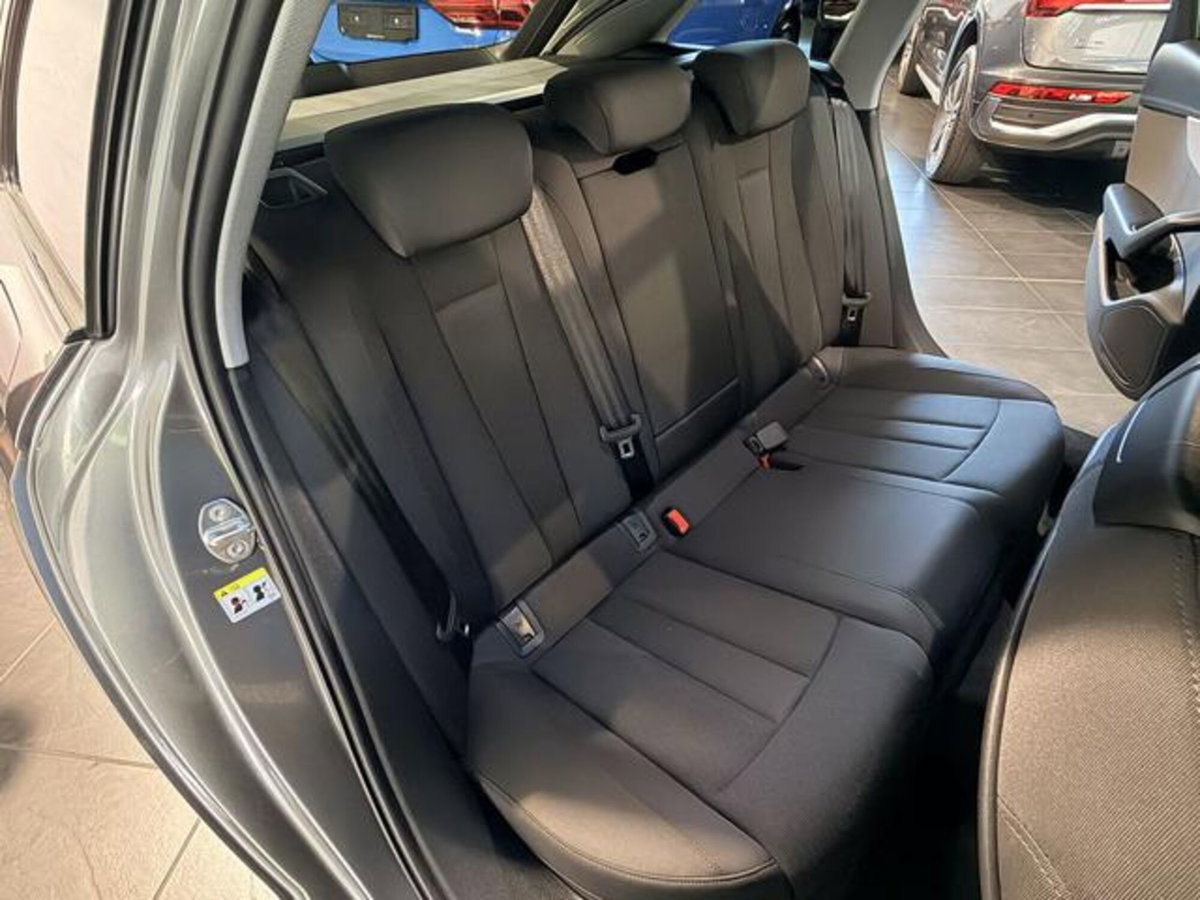 Audi A4 Avant 35 2.0 tdi mhev Business Advanced 163cv s-tronic (20)