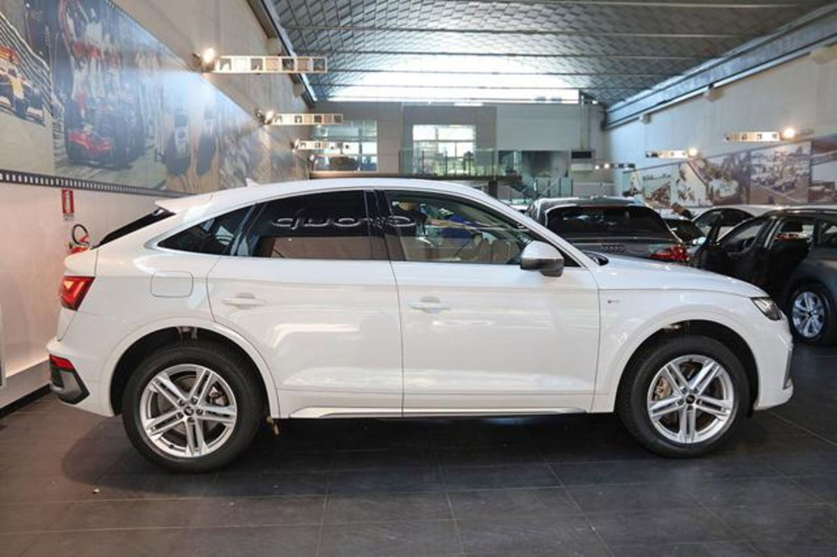 Audi Q5 Sportback Sportback 40 2.0 tdi mhev 12V quattro s-tronic (2)