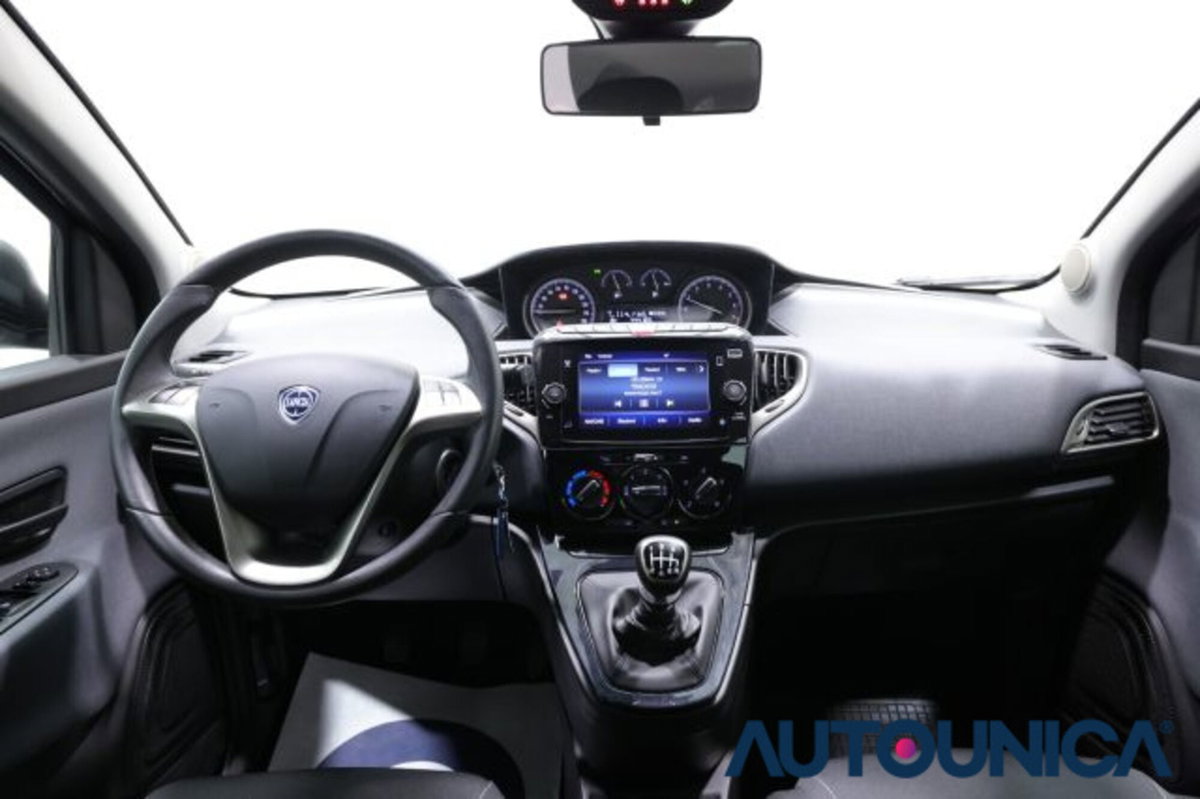 Lancia Ypsilon 1.0 FireFly 5 porte S&S Hybrid Gold Plus (10)