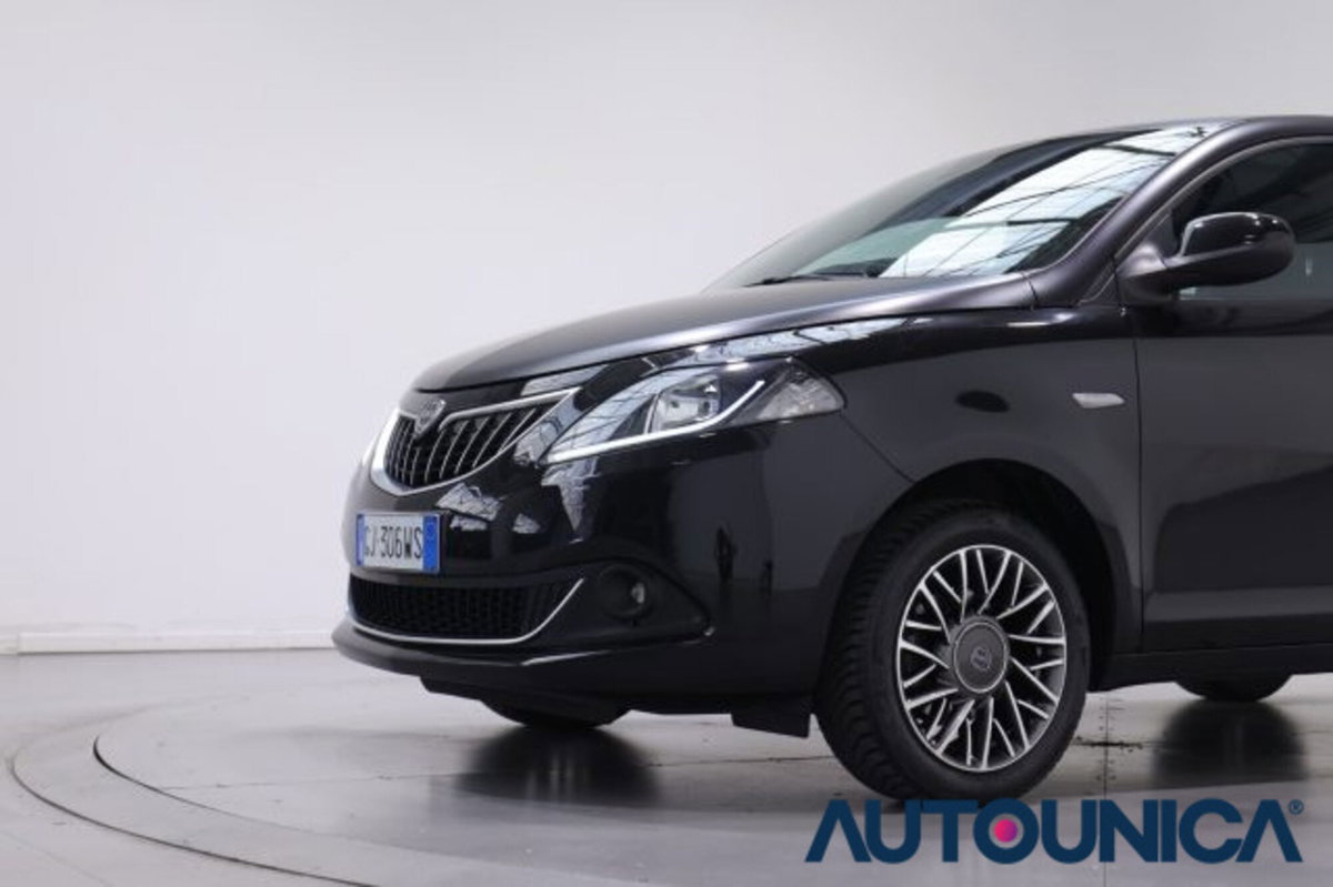 Lancia Ypsilon 1.0 FireFly 5 porte S&S Hybrid Gold Plus (11)