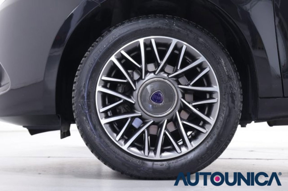 Lancia Ypsilon 1.0 FireFly 5 porte S&S Hybrid Gold Plus (13)