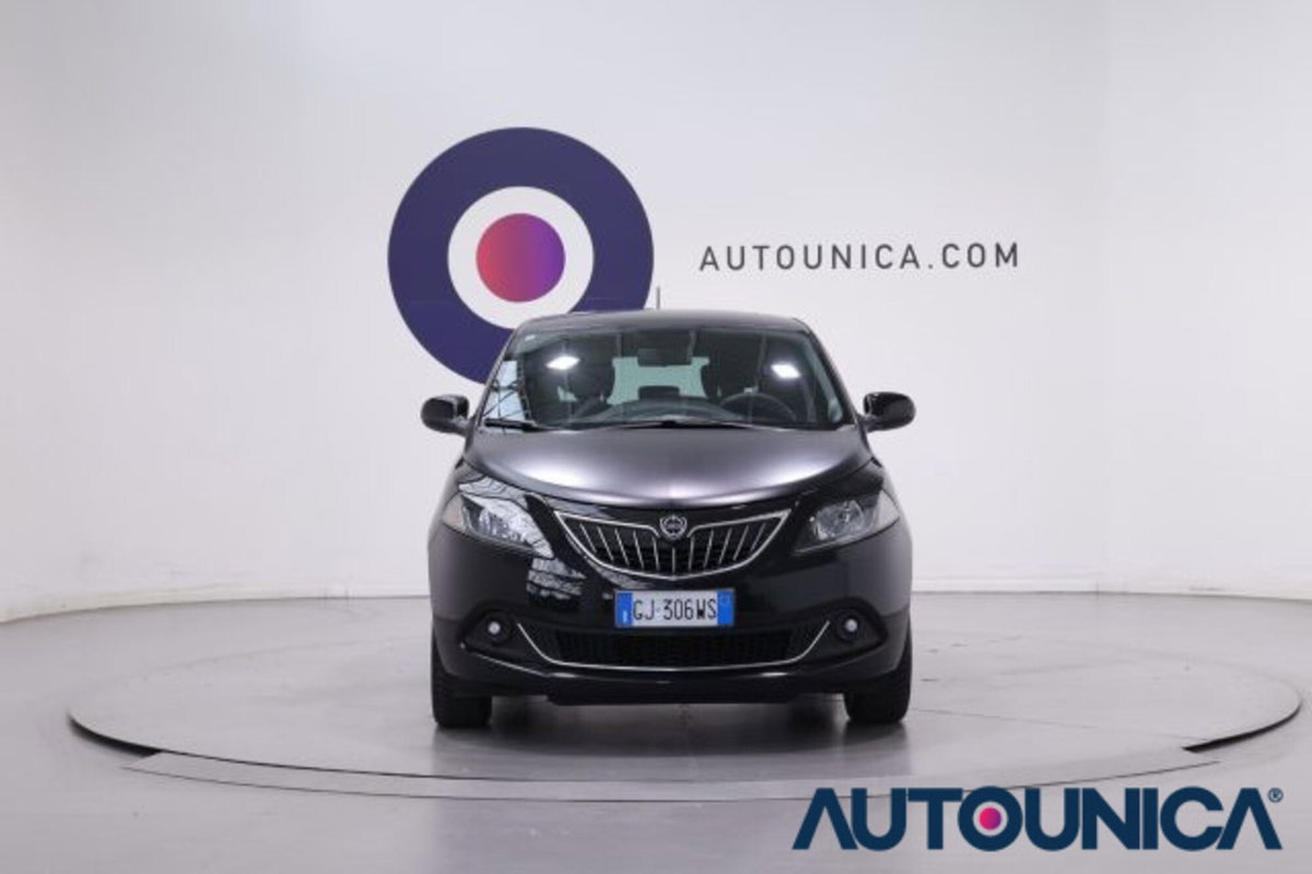 Lancia Ypsilon 1.0 FireFly 5 porte S&S Hybrid Gold Plus (2)
