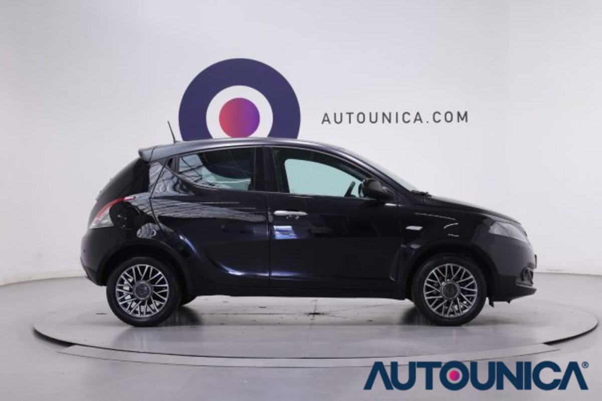 Lancia Ypsilon 1.0 FireFly 5 porte S&S Hybrid Gold Plus (4)