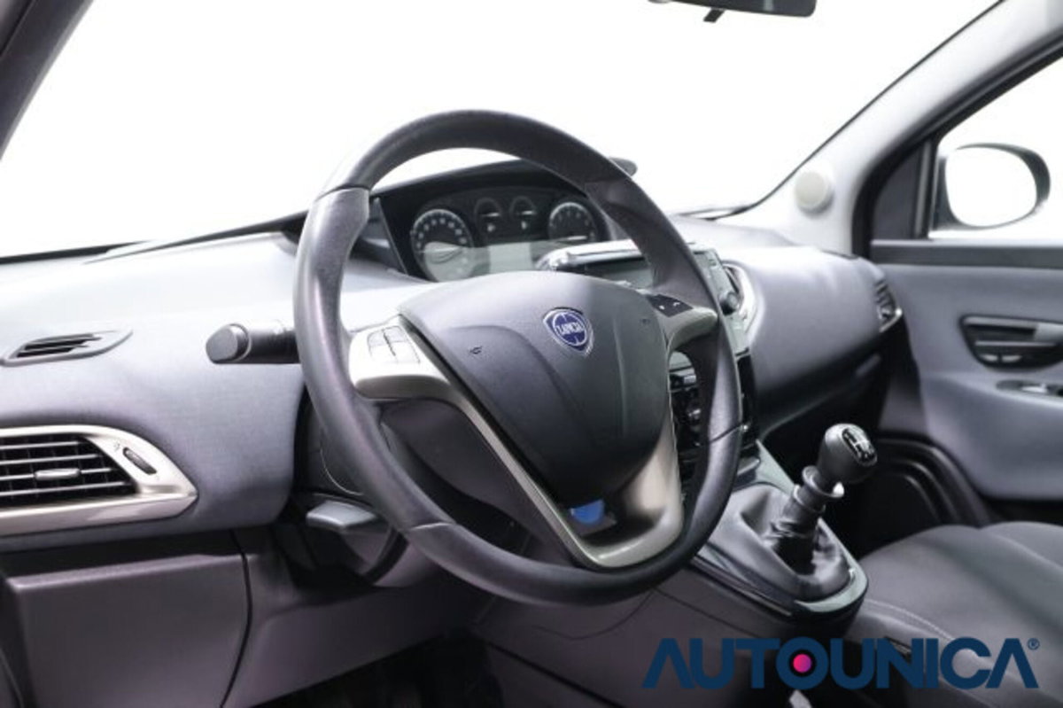 Lancia Ypsilon 1.0 FireFly 5 porte S&S Hybrid Gold Plus (5)