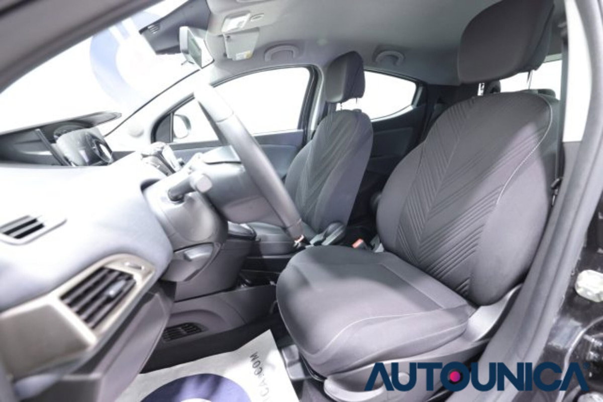 Lancia Ypsilon 1.0 FireFly 5 porte S&S Hybrid Gold Plus (6)