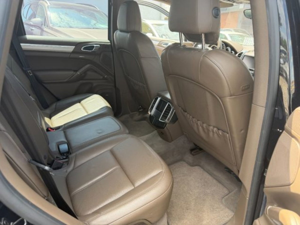 Porsche Cayenne 3.0 Diesel (9)
