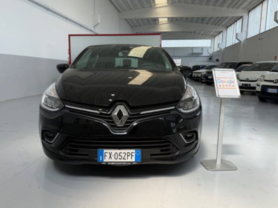 Renault Clio TCe 12V 90 CV 5 porte Moschino Zen (2)
