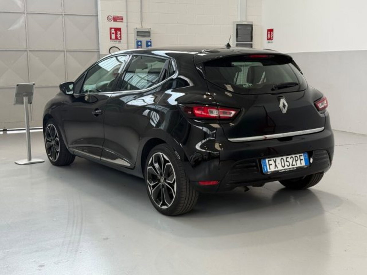 Renault Clio TCe 12V 90 CV 5 porte Moschino Zen (7)
