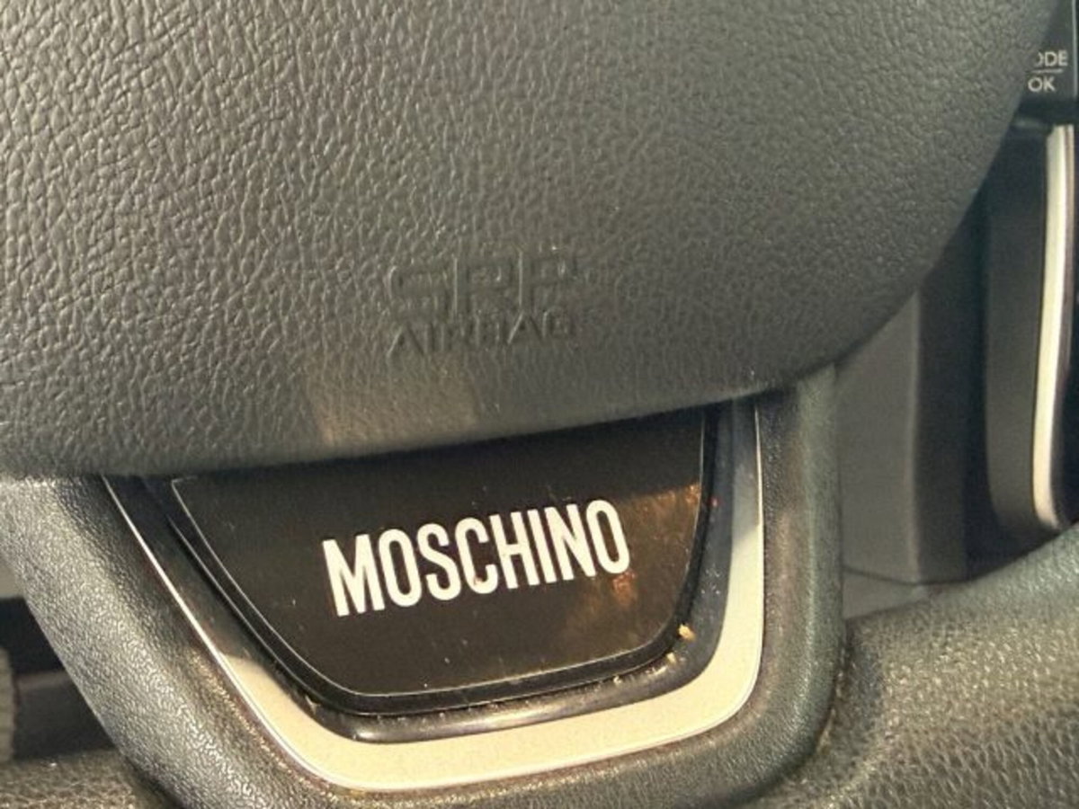 Renault Clio TCe 12V 90 CV 5 porte Moschino Zen (9)