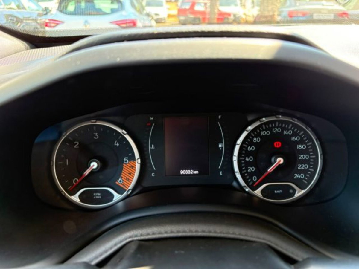 Jeep Renegade 1.6 Mjt 120 CV Night Eagle (10)