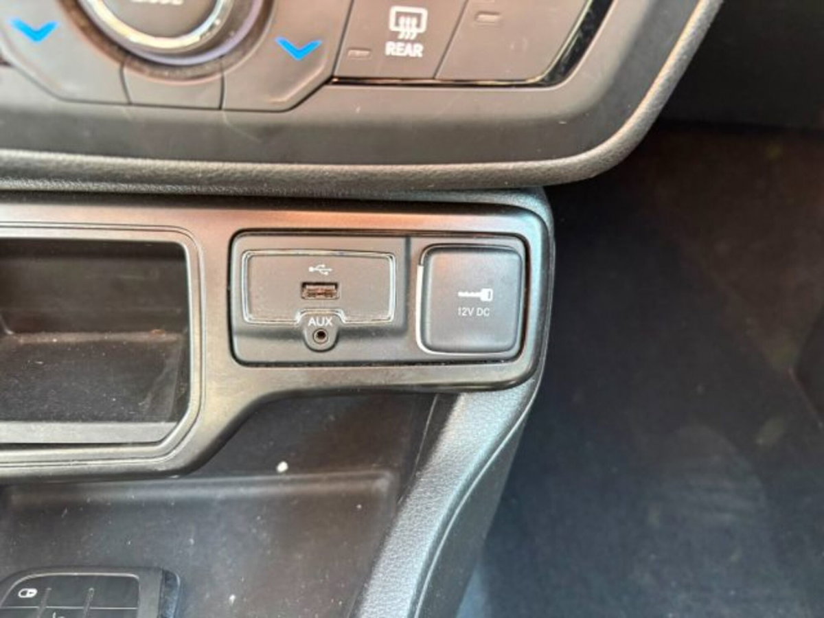 Jeep Renegade 1.6 Mjt 120 CV Night Eagle (12)