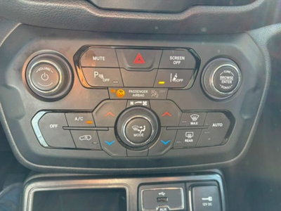 Jeep Renegade 1.6 Mjt 120 CV Night Eagle (14)