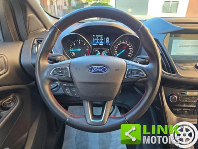 Ford Kuga 2.0 TDCI 150 CV S&S 4WD Powershift ST-Line (10)