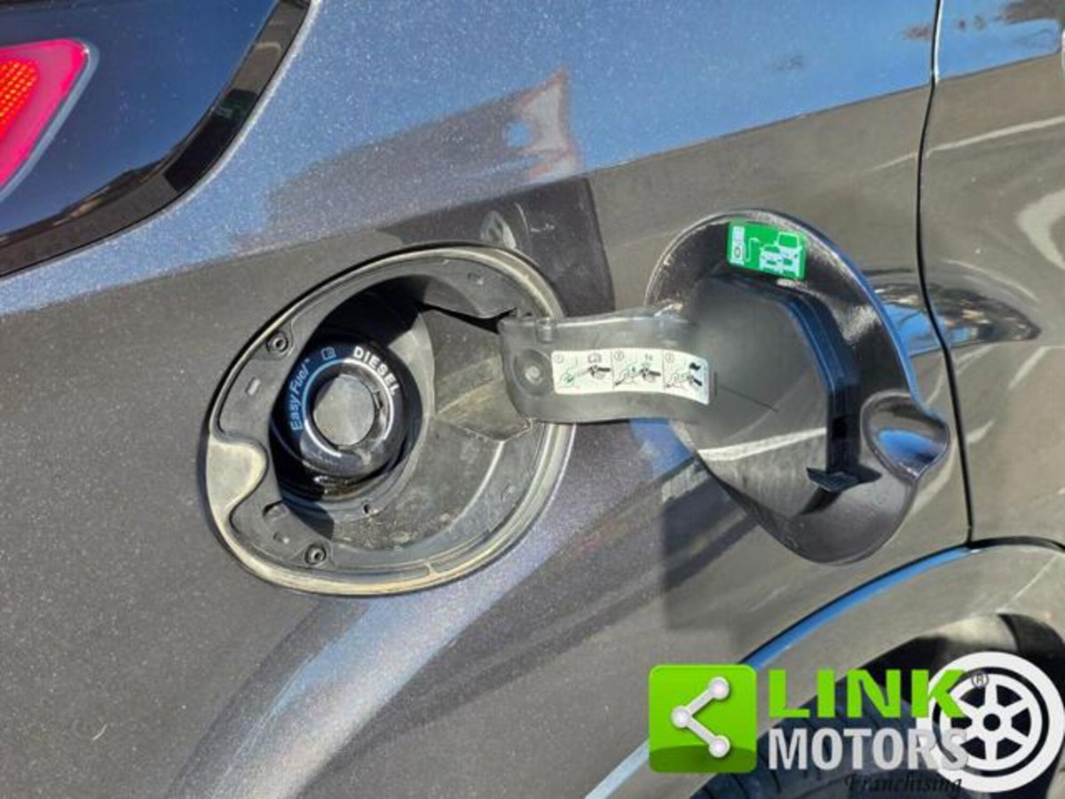 Ford Kuga 2.0 TDCI 150 CV S&S 4WD Powershift ST-Line (16)