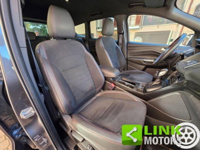 Ford Kuga 2.0 TDCI 150 CV S&S 4WD Powershift ST-Line (18)